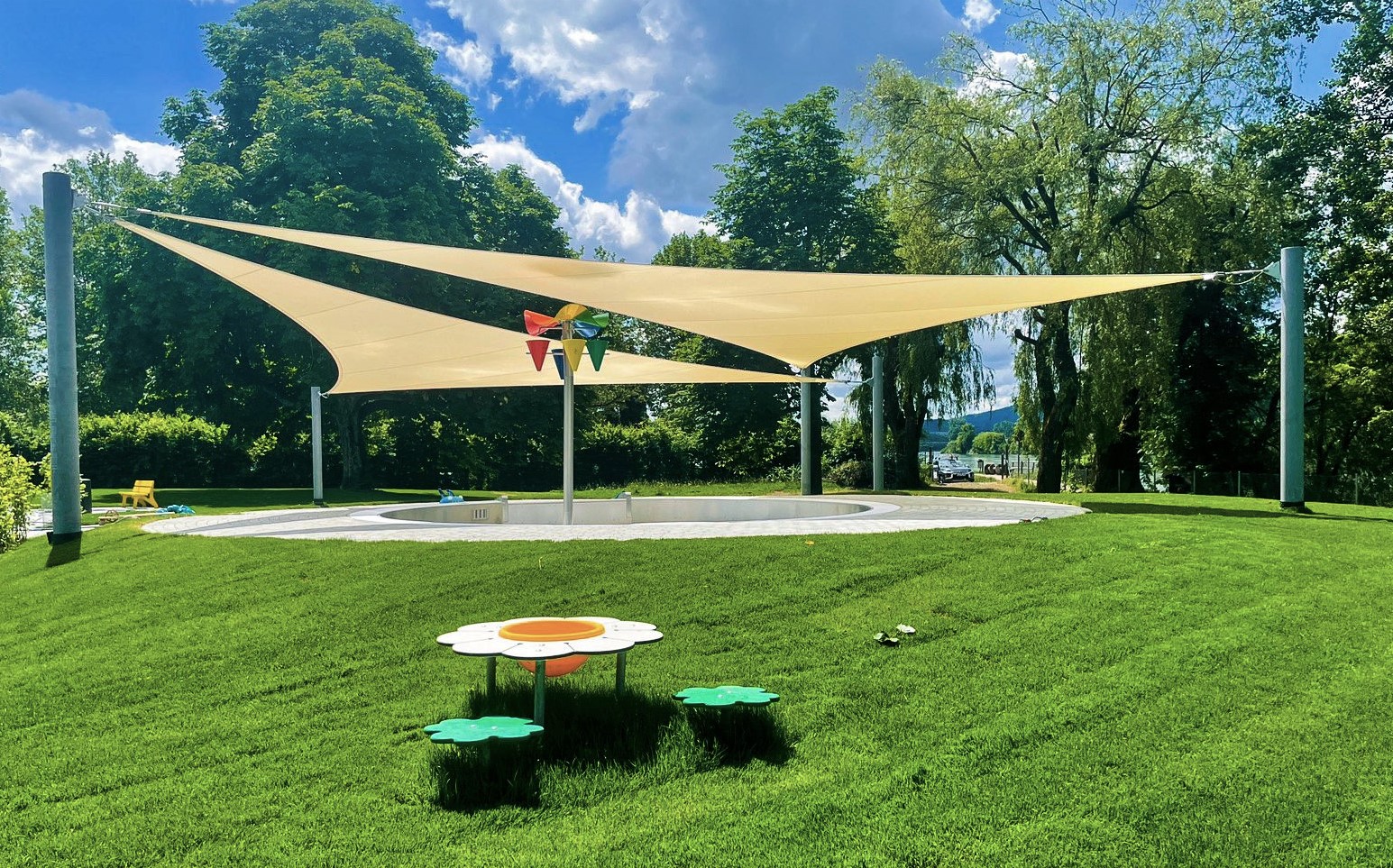 Ganzjahres Sonnensegel Dreieck - 20 x 20 x 20 m, wasserdurchlässig