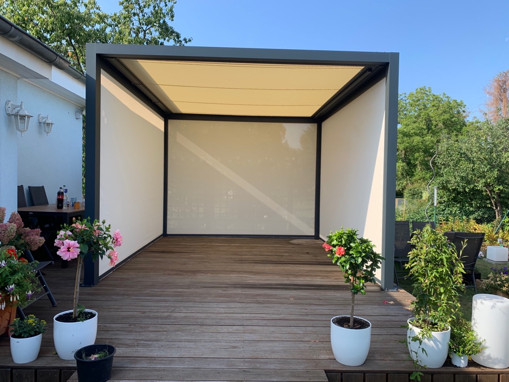 Die Cubola mit Screens, ein neuer Raum im Freien.