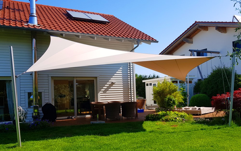 Aufrollbares SunFurl-Sonnensegel  B1 RM light bis 35m²
