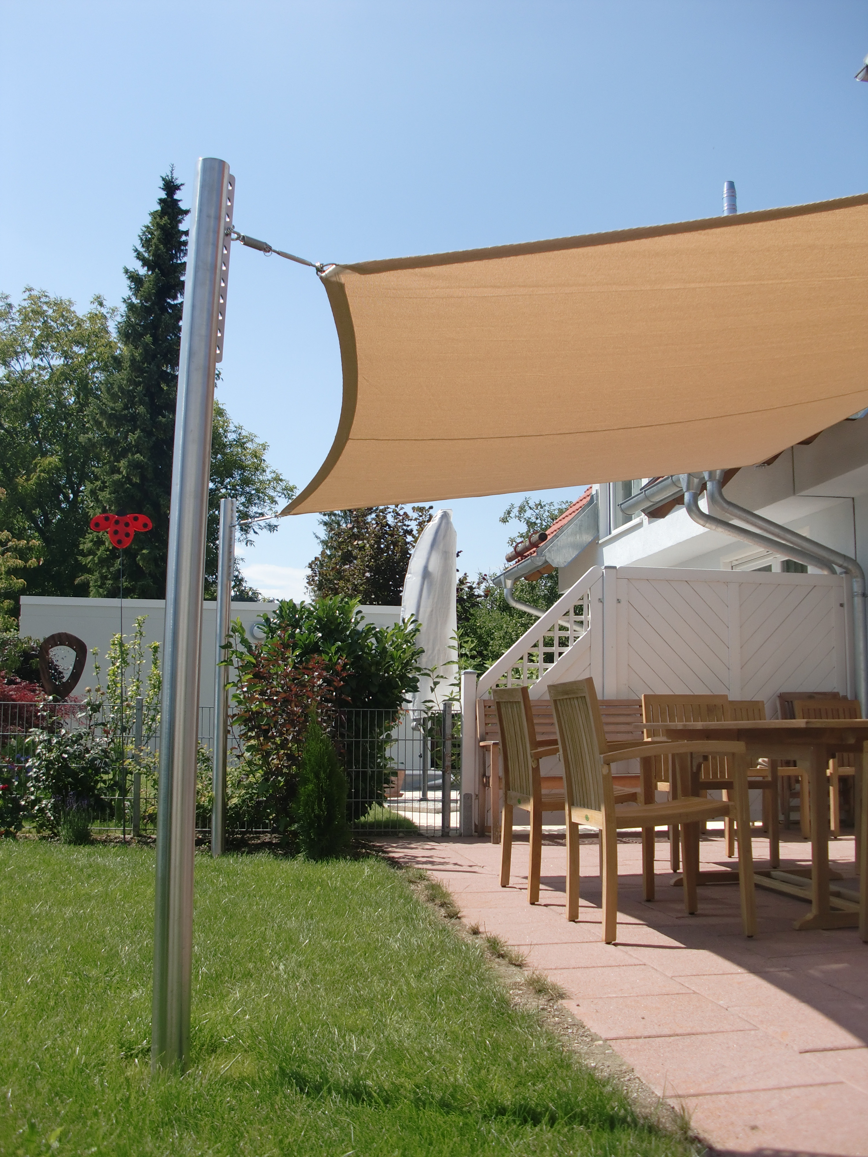 Sonnensegel 7,04 m x 3,285 m x 6,62 m x 3,25 m aus Dualshade Mesh 350